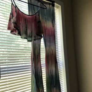 Colorful Fashion Nova outfit , shirt has tag .